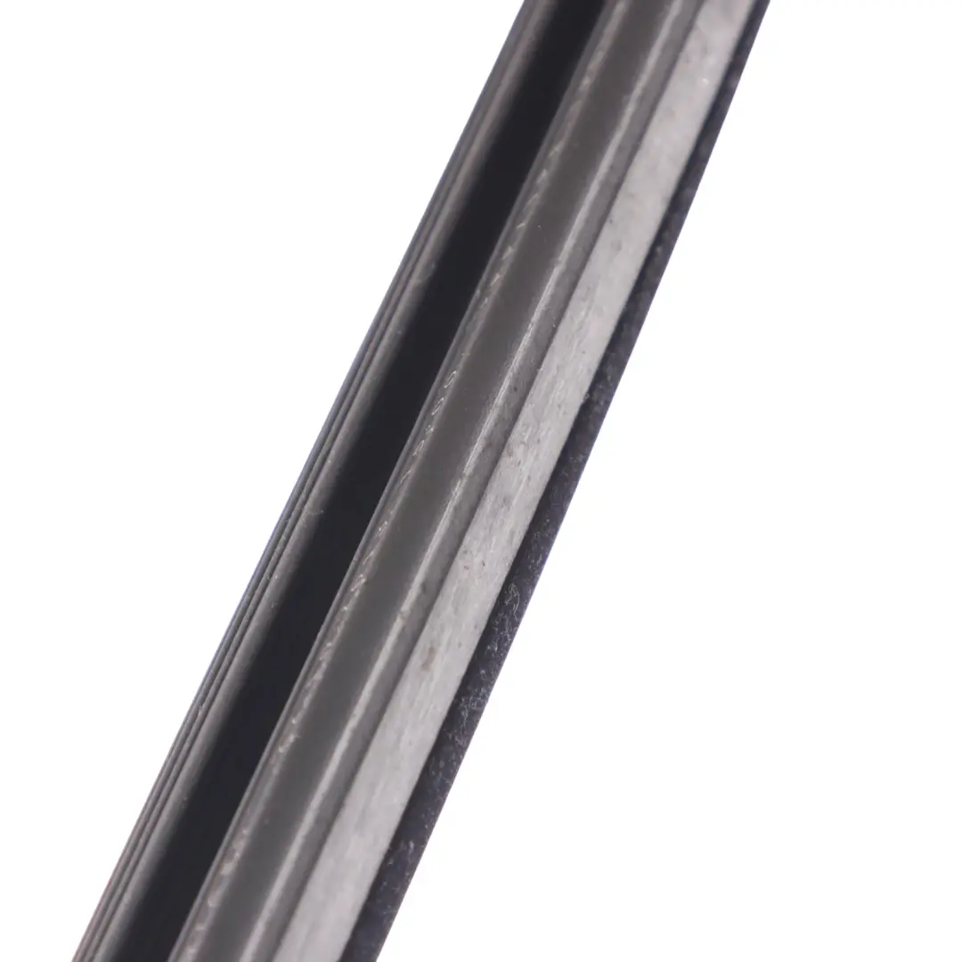 Joint rail guidage intérieur porte avant caoutchouc gauche pour Audi Q3 8U à propos du numéro de pièce 8U0837479 Audi Q3 8U Joint rail guidage intérieur porte avant caoutchouc gauche - SKU 8U0837479 - Numéro de pièce 8U0837479