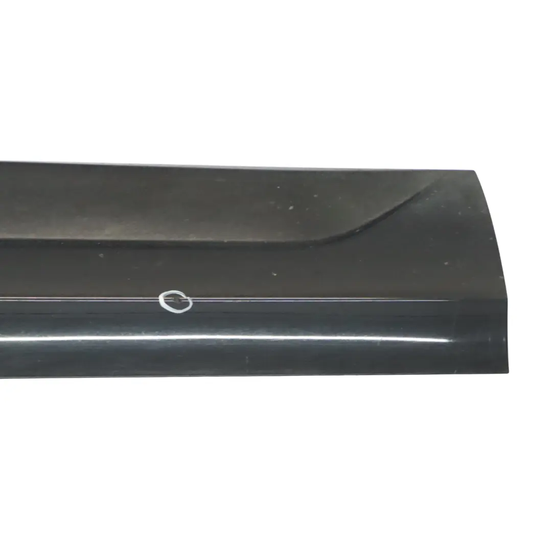 Embellecedor de puerta S-Line Delantero Izquierdo Mythical Black Y9T para Audi Q3 8U con número de pieza 8U0853959R Audi Q3 8U Embellecedor de puerta S-Line Delantero Izquierdo Mythical Black Y9T - SKU 8U0853959R-MYB - Número de pieza 8U0853959R