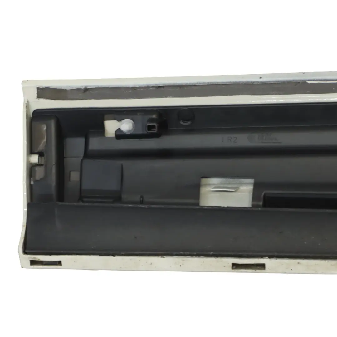 anteriore porta inferiore modanatura striscia destra per Audi Q3 8U con numero di parte 8U0853960M Audi Q3 8U anteriore porta inferiore modanatura striscia destra - SKU 8U0853960M-AWH - Numero di parte 8U0853960M