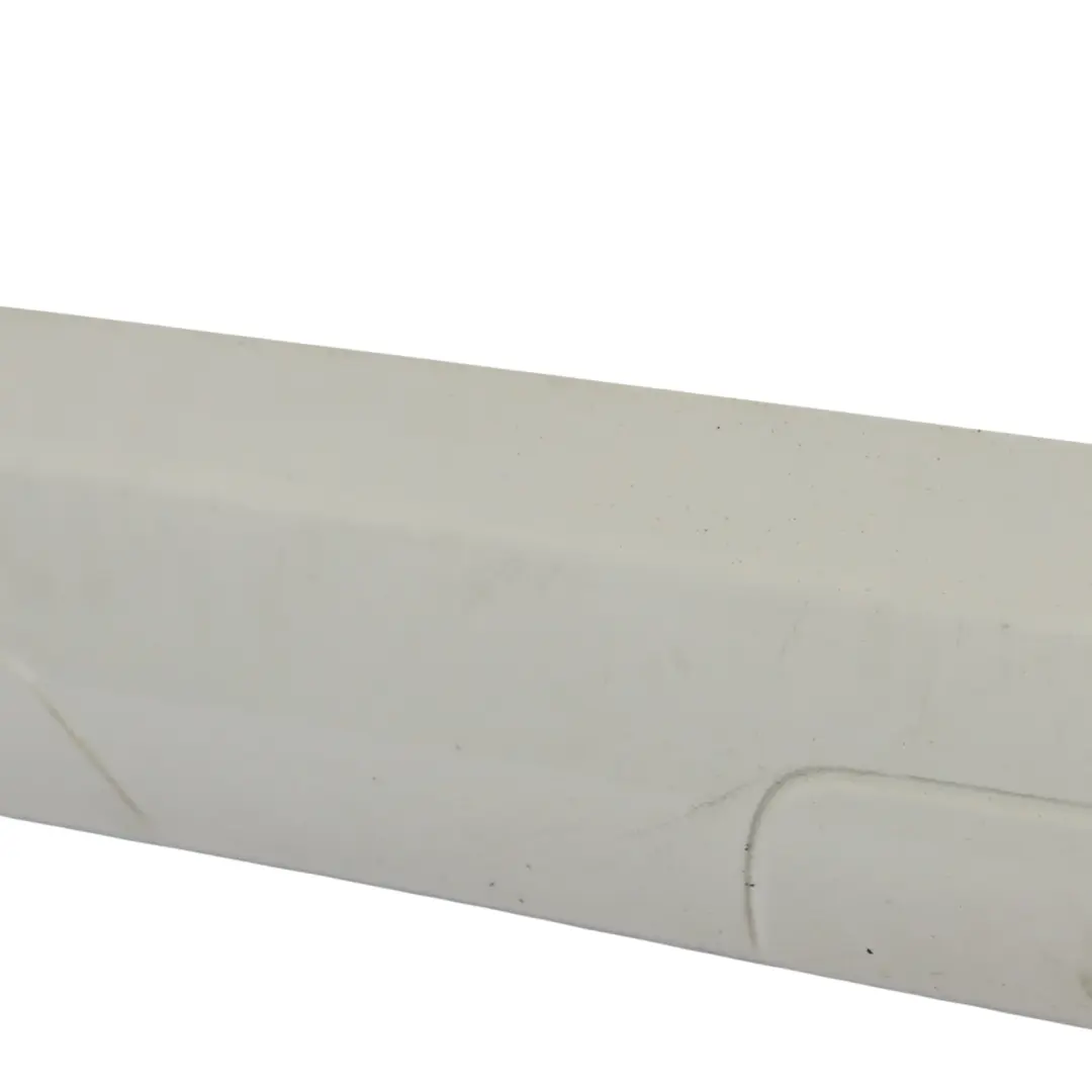 Moulure de la garniture de porte avant droite Amalfi White Y9K pour Audi Q3 8U à propos du numéro de pièce 8U0853960M Audi Q3 8U Moulure de la garniture de porte avant droite Amalfi White Y9K - SKU 8U0853960M-AWH - Numéro de pièce 8U0853960M