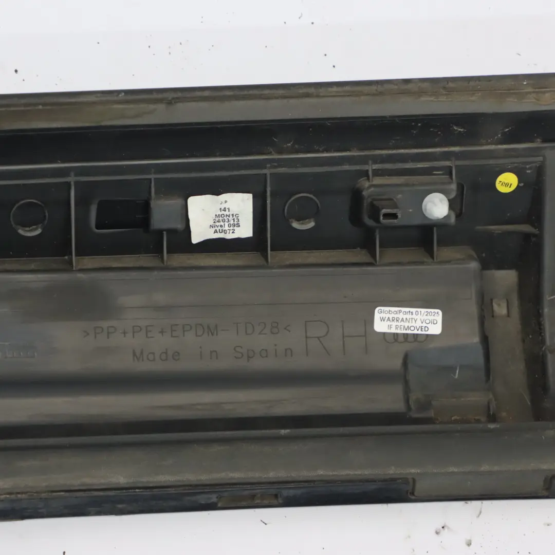 moldura de puerta trasera derecha Brilliant Black Metallic - Y9B para Audi Q3 8U con número de pieza 8U0853970N Audi Q3 8U moldura de puerta trasera derecha Brilliant Black Metallic - Y9B - SKU 8U0853970N-BBL - Número de pieza 8U0853970N