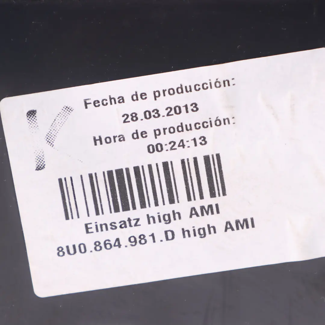 Audi Q3 8U Plateau de rangement de la console centrale - SKU 8U0864981A - Numéro de pièce 8U0864981A