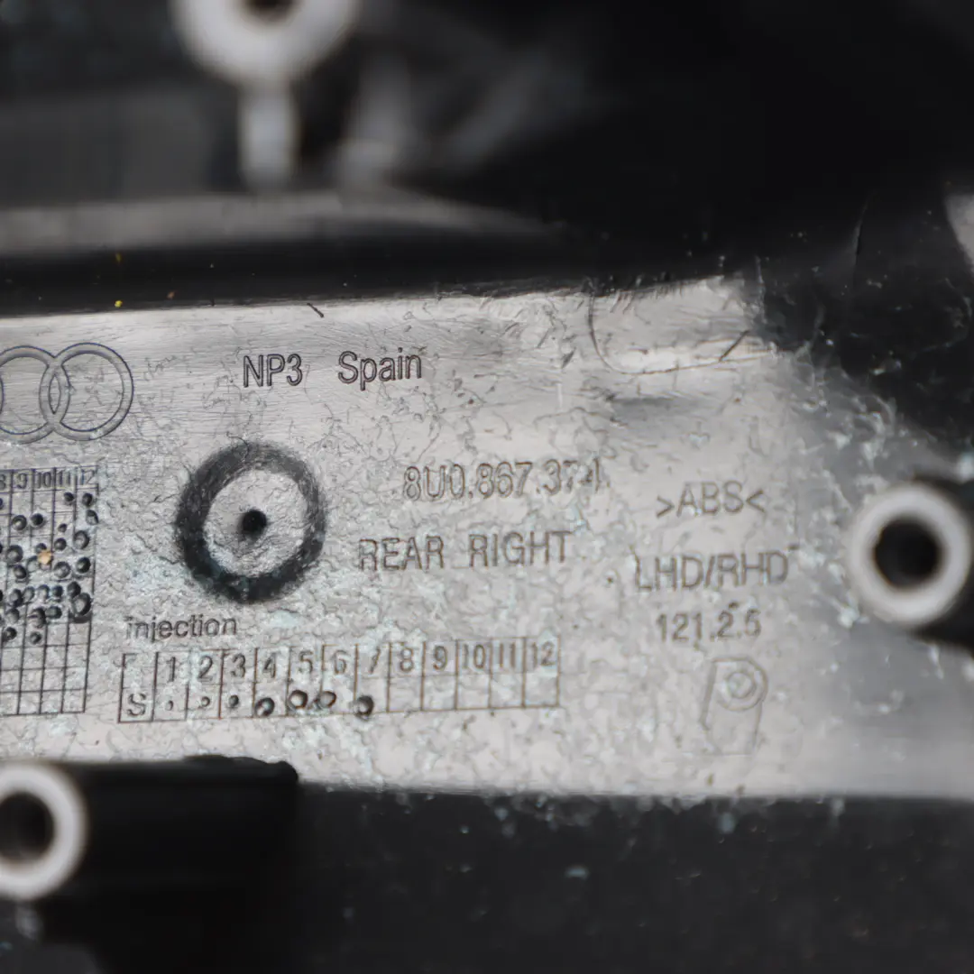 Audi Q3 8U Podłokietnik Rączka Uchwyt Tapcierki Tył Prawo - SKU 8U0867374 - Numer Części 8U0867374