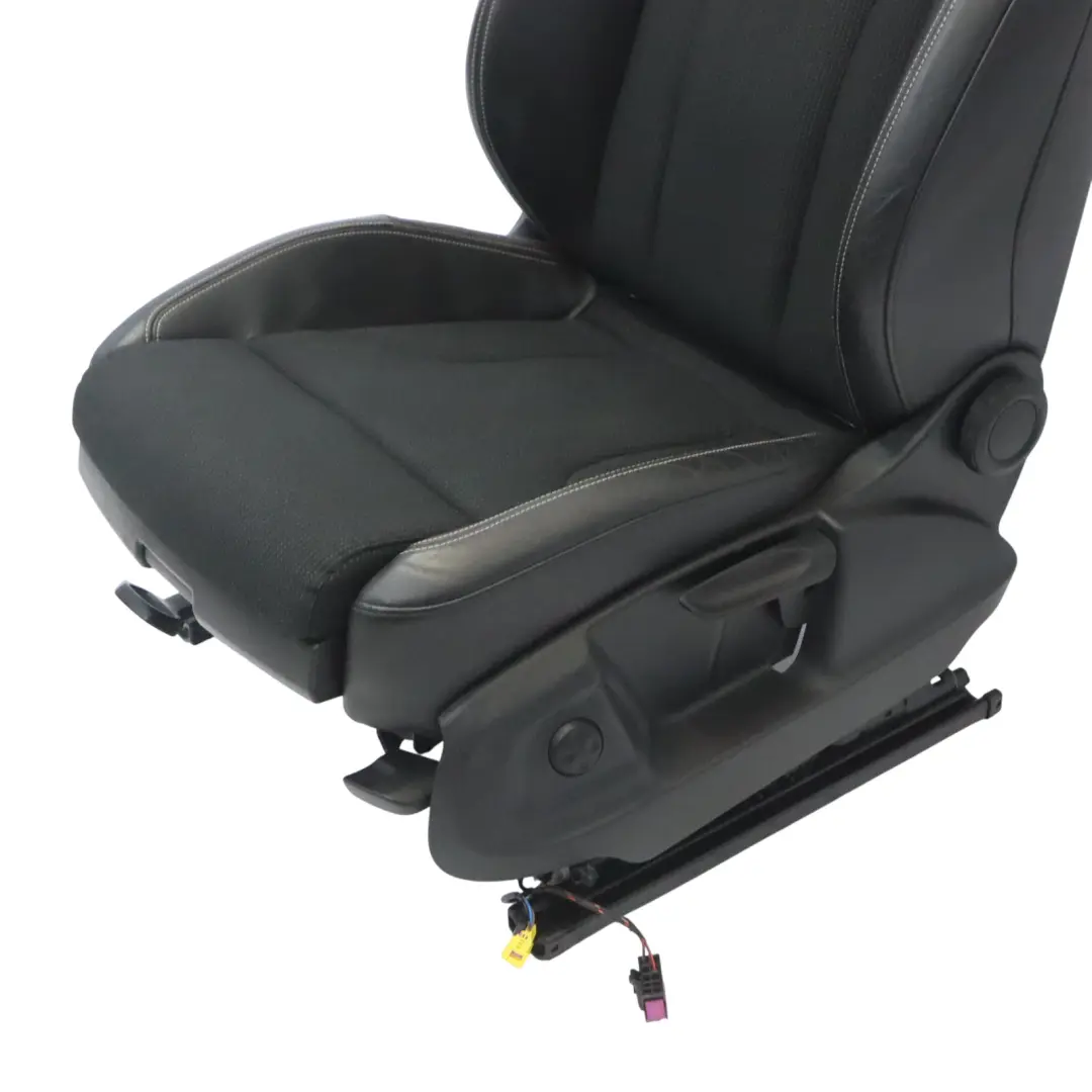 Delantero Izquierdo S-Line Medio Cuero Negro Plata para Audi Q3 8U Sport Seat con número de pieza 8U0881805AM Audi Q3 8U Sport Seat Delantero Izquierdo S-Line Medio Cuero Negro Plata - SKU 8U0881805AM - Número de pieza 8U0881805AM