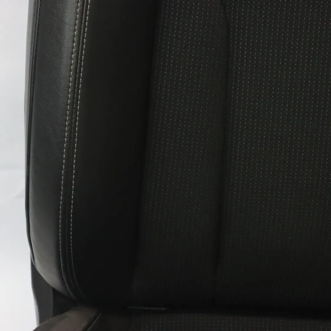 Sedile sportivo anteriore sinistro S-Line riscaldato mezza pelle Nero per Audi Q3 8U con numero di parte 8U0881805Q Audi Q3 8U Sedile sportivo anteriore sinistro S-Line riscaldato mezza pelle Nero - SKU 8U0881805Q - Numero di parte 8U0881805Q