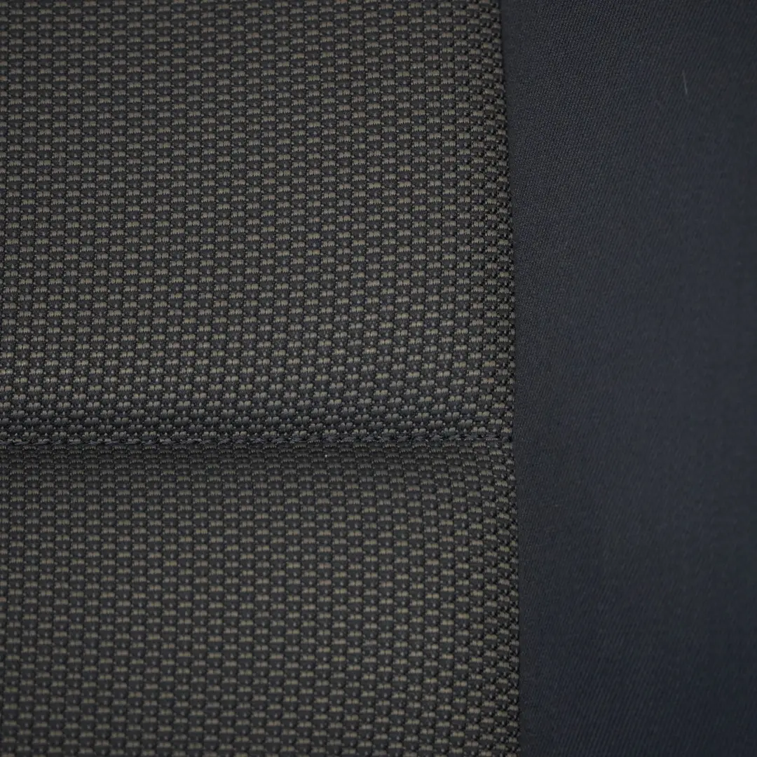 Asiento Delantero Derecho Interior Tela Soul Negro Marrón para Audi Q3 8U con número de pieza 8U0881806H Audi Q3 8U Asiento Delantero Derecho Interior Tela Soul Negro Marrón - SKU 8U0881806H - Número de pieza 8U0881806H