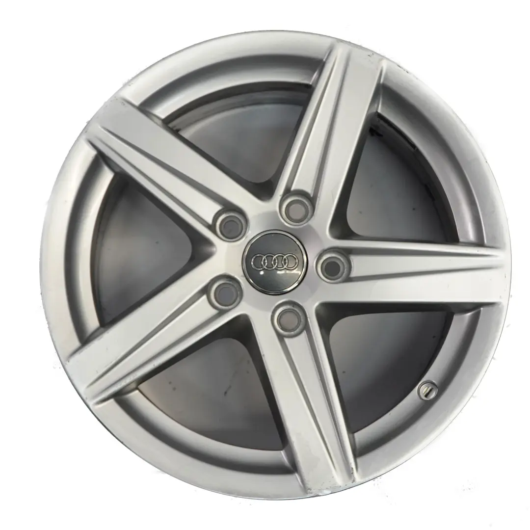 Cerchio in lega argento 16" 7J ET48 Star Spoke per Audi A3 8V con numero di parte 8V0601025CR Audi A3 8V Cerchio in lega argento 16" 7J ET48 Star Spoke - SKU 8V0601025CR-1 - Numero di parte 8V0601025CR