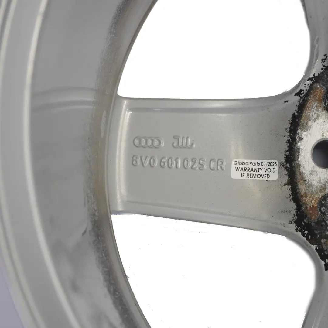 Silberne Leichtmetallfelge 16" 7J ET:48 Sternspeiche für Audi A3 8V mit Teilenummer 8V0601025CR Audi A3 8V Silberne Leichtmetallfelge 16" 7J ET:48 Sternspeiche - SKU 8V0601025CR-1 - Teilenummer 8V0601025CR
