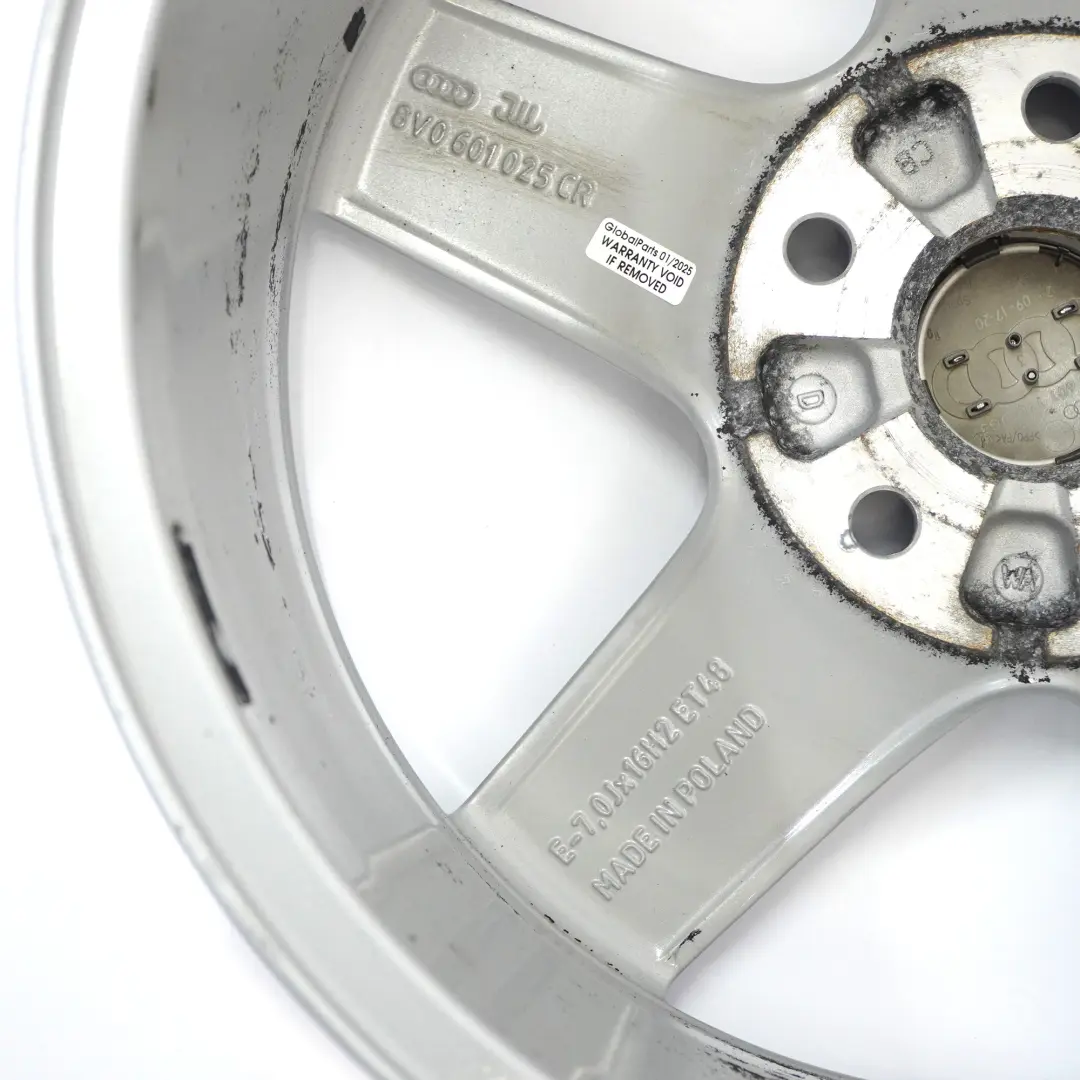 Argento Cerchio in lega 16" 7J ET:48 Stella Raggi per Audi A3 8V con numero di parte 8V0601025CR Audi A3 8V Argento Cerchio in lega 16" 7J ET:48 Stella Raggi - SKU 8V0601025CR-2 - Numero di parte 8V0601025CR