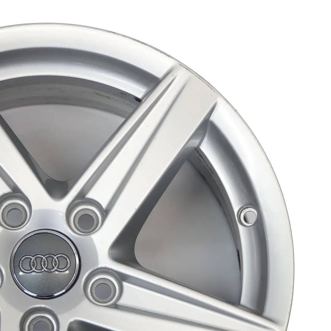 Silberne Leichtmetallfelge 16" 7J ET:48 Sternspeiche für Audi A3 8V mit Teilenummer 8V0601025CR Audi A3 8V Silberne Leichtmetallfelge 16" 7J ET:48 Sternspeiche - SKU 8V0601025CR-2 - Teilenummer 8V0601025CR