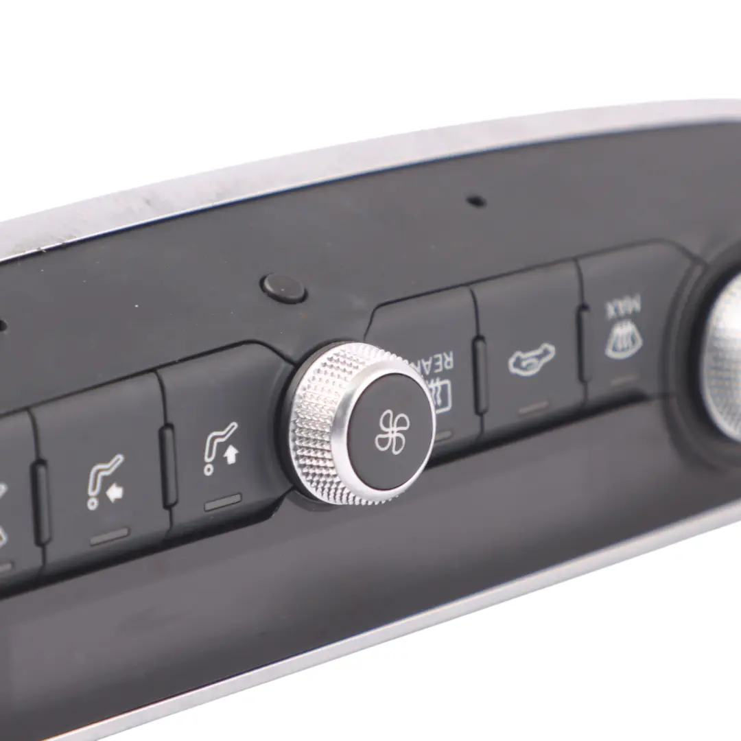 Audi A3 8V Panneau de Contrôle Climatisation A/C Climate Switch - SKU 8V0820043AM - Numéro de pièce 8V0820043AM