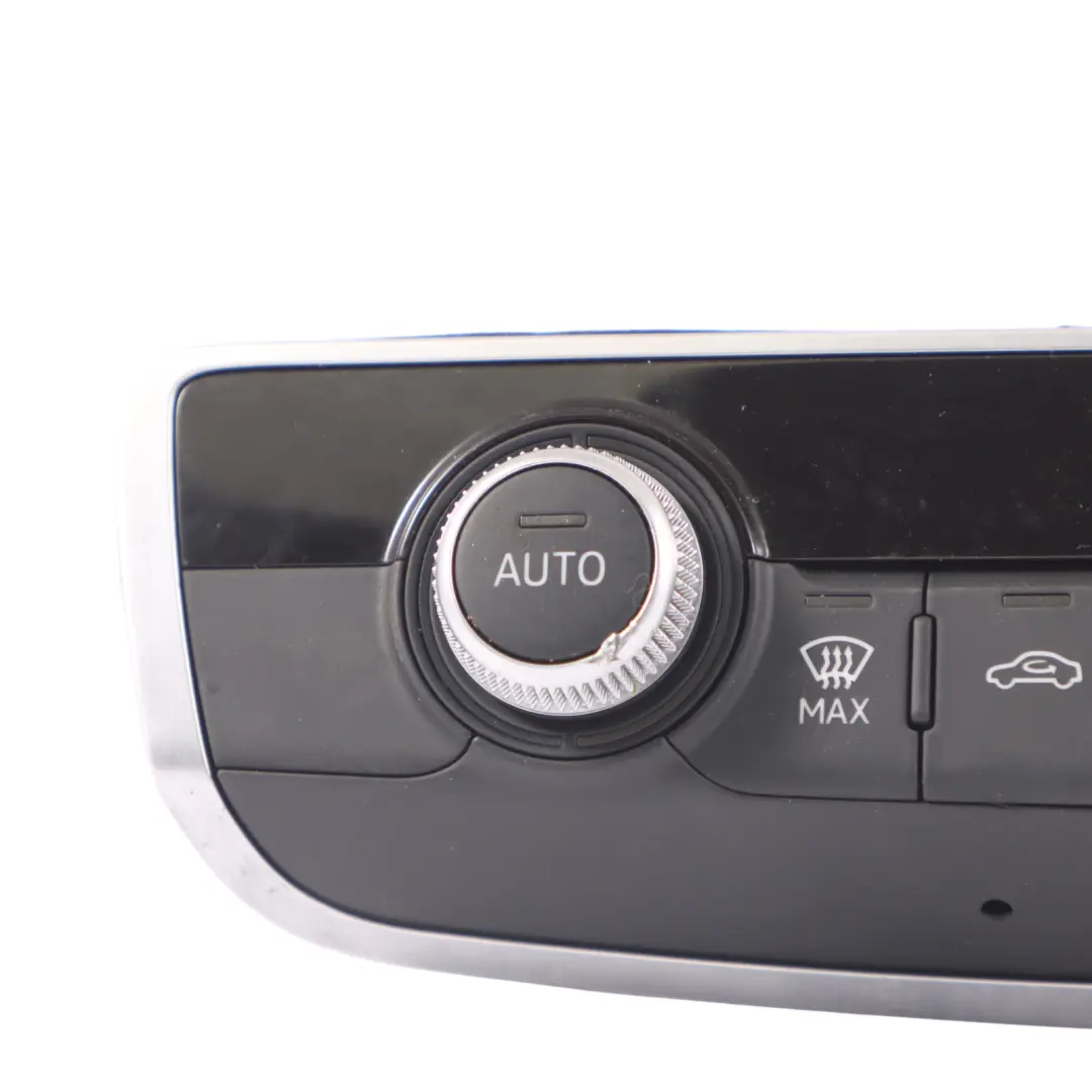 Pannello di controllo aria condizionata A/C clima per Audi A3 8V con numero di parte 8V0820043AM Audi A3 8V Pannello di controllo aria condizionata A/C clima - SKU 8V0820043AM - Numero di parte 8V0820043AM