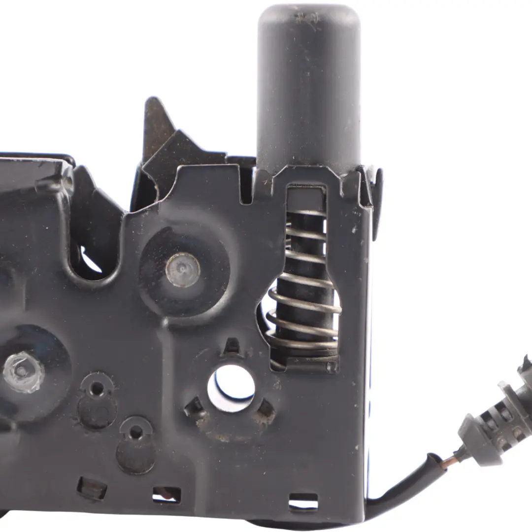 Zamek Maski Rygiel do Audi A3 8V o numerze 8V0823509A Audi A3 8V Zamek Maski Rygiel - SKU 8V0823509A - Numer Części 8V0823509A