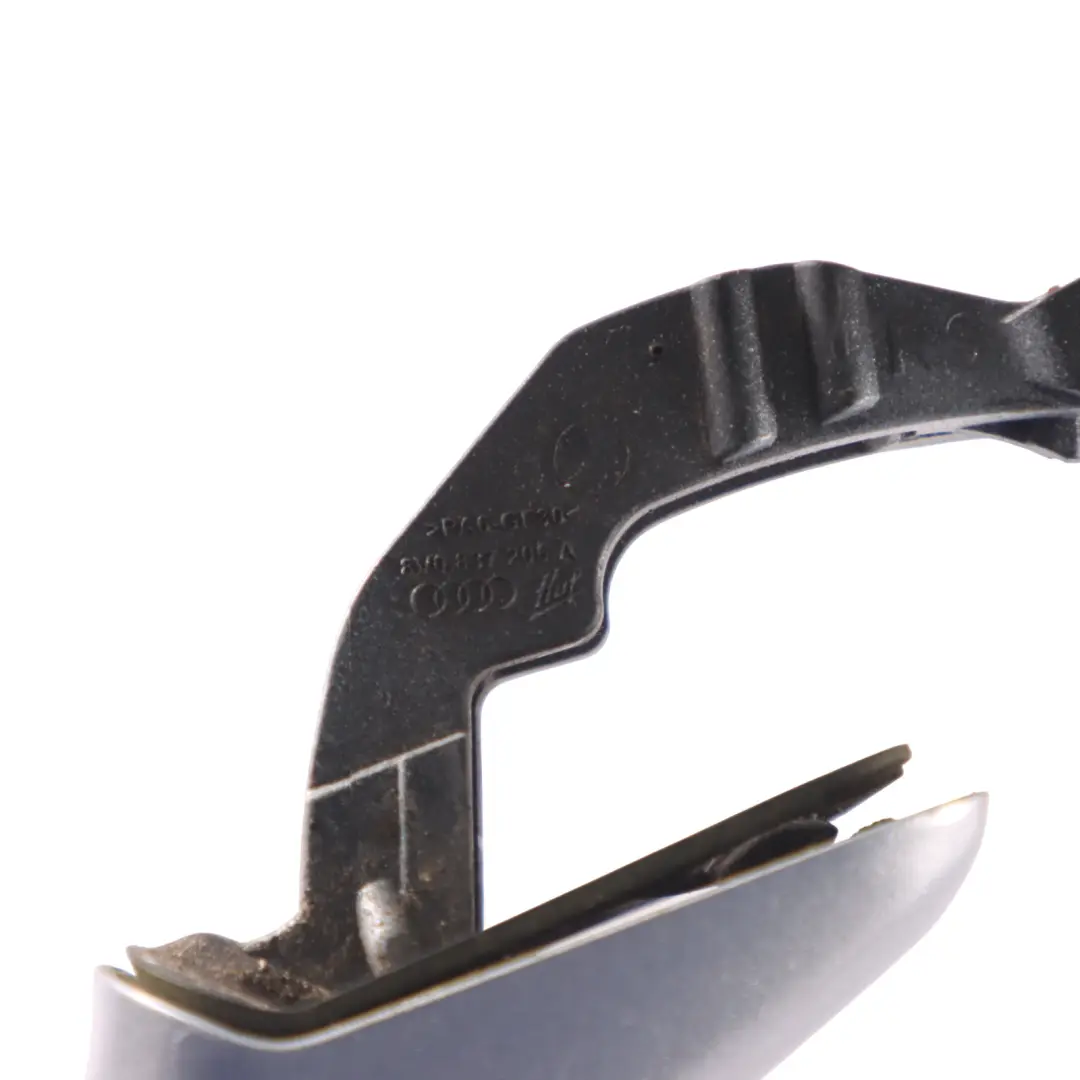 Audi A3 8V Manija de la puerta trasera derecha Foil Plata Z7G - SKU 8V0837206A-FSI - Número de pieza 8V0837206A