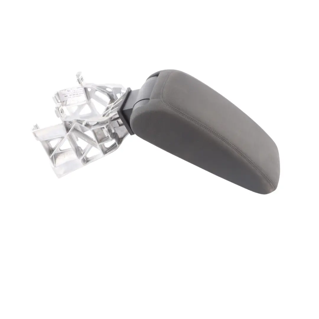 Bracciolo Console Centrale Tessuto Panno Nero per Audi A3 8V con numero di parte 8V0864283 Audi A3 8V Bracciolo Console Centrale Tessuto Panno Nero - SKU 8V0864283 - Numero di parte 8V0864283