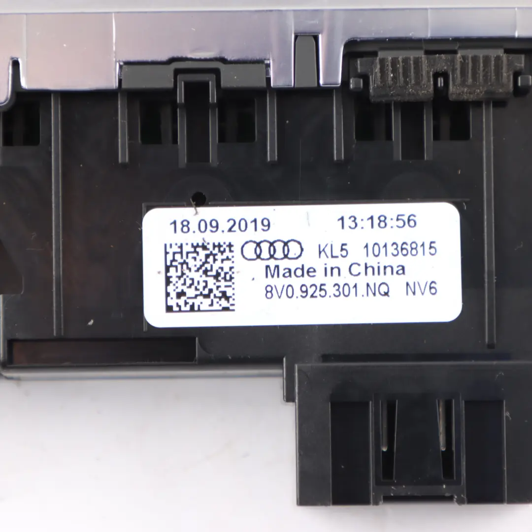 Interni Controllo Trazione Pulsante Emergenza Pannello per Audi A3 8V con numero di parte 8V0925301NQ Audi A3 8V Interni Controllo Trazione Pulsante Emergenza Pannello - SKU 8V0925301NQ - Numero di parte 8V0925301NQ
