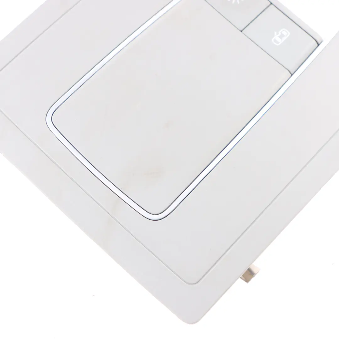 Audi A3 8V Luce interna del tetto Headliner Lampada di lettura Grigio - SKU 8V0947135E - Numero di parte 8V0947135E