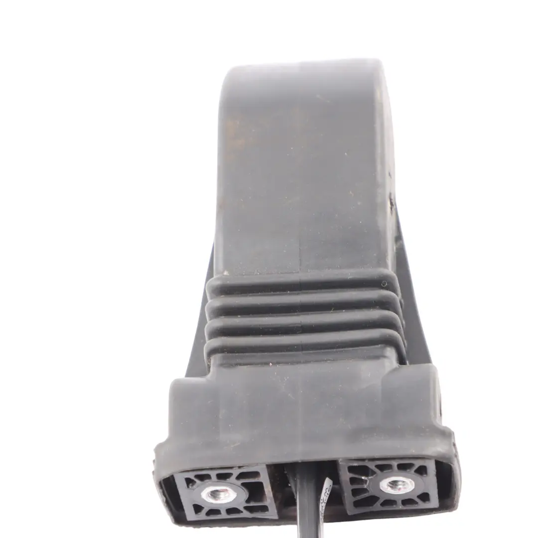 Porta Anteriore Controllo Freno Cinturino Stopper Destra per Audi A3 8V con numero di parte 8V3837249A Audi A3 8V Porta Anteriore Controllo Freno Cinturino Stopper Destra - SKU 8V3837249A - Numero di parte 8V3837249A