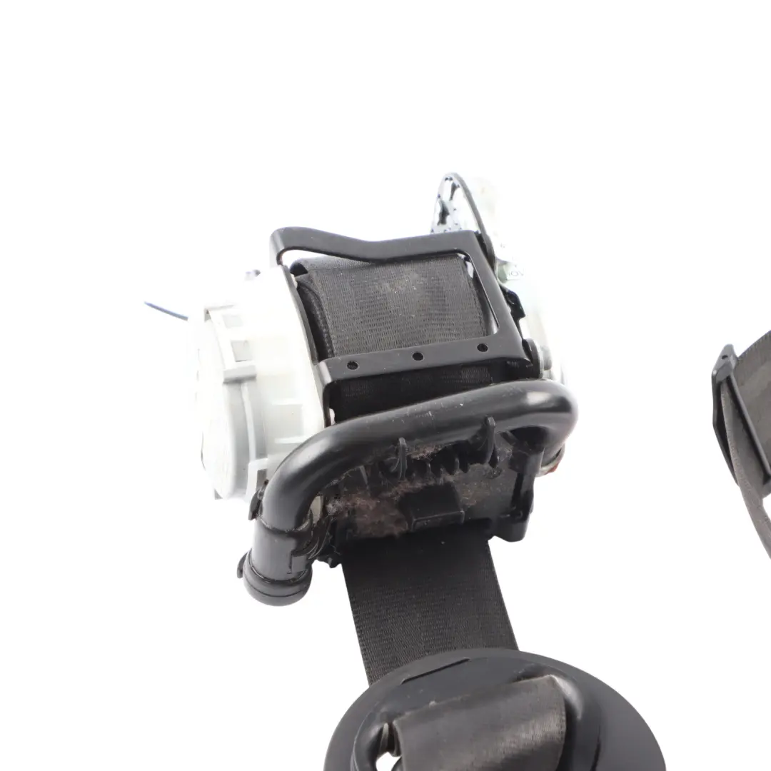 Front Seat Upper Seat Belt Right O/S Pretensioner to Audi A3 8V with Part number 8V3857706D Audi A3 8V Front Seat Upper Seat Belt Right O/S Pretensioner - SKU 8V3857706D - Part number 8V3857706D