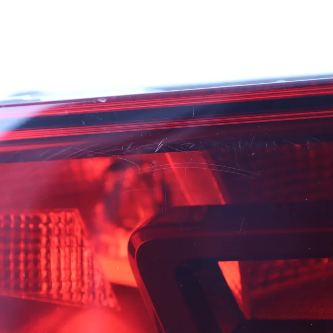 Hintere Heck Klappe Luke Innere Lampe Licht Rechts für Audi A3 8V mit Teilenummer 8V3945094 Audi A3 8V Hintere Heck Klappe Luke Innere Lampe Licht Rechts - SKU 8V3945094 - Teilenummer 8V3945094