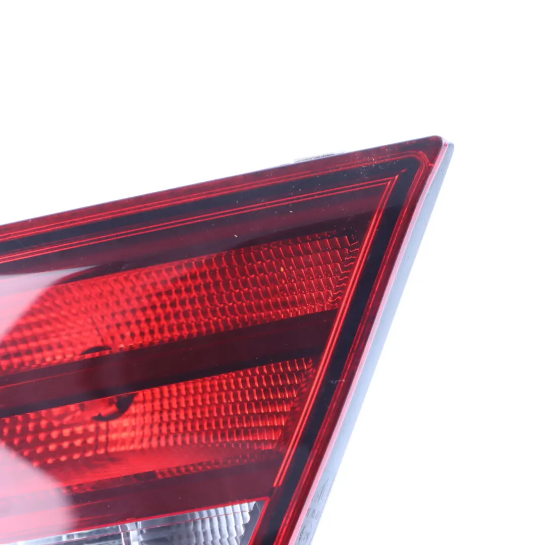 Feu Intérieur De Hayon Arrière Droit pour Audi A3 8V à propos du numéro de pièce 8V3945094 Audi A3 8V Feu Intérieur De Hayon Arrière Droit - SKU 8V3945094 - Numéro de pièce 8V3945094