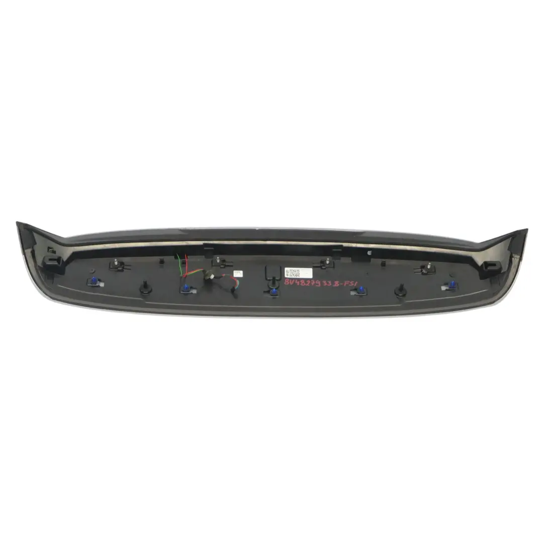 Audi A3 8V Sportback 5Dr Spoiler arrière garniture couvercle coffre argenté Z7G - SKU 8V4827933B-FSI - Numéro de pièce 8V4827933B