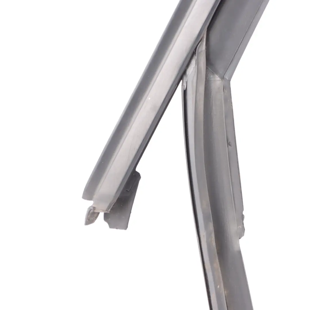 Audi A3 8V Joint D'Étanchéité Guide De Vitre Arrière Droit 5 Portes - SKU 8V4839440C - Numéro de pièce 8V4839440C