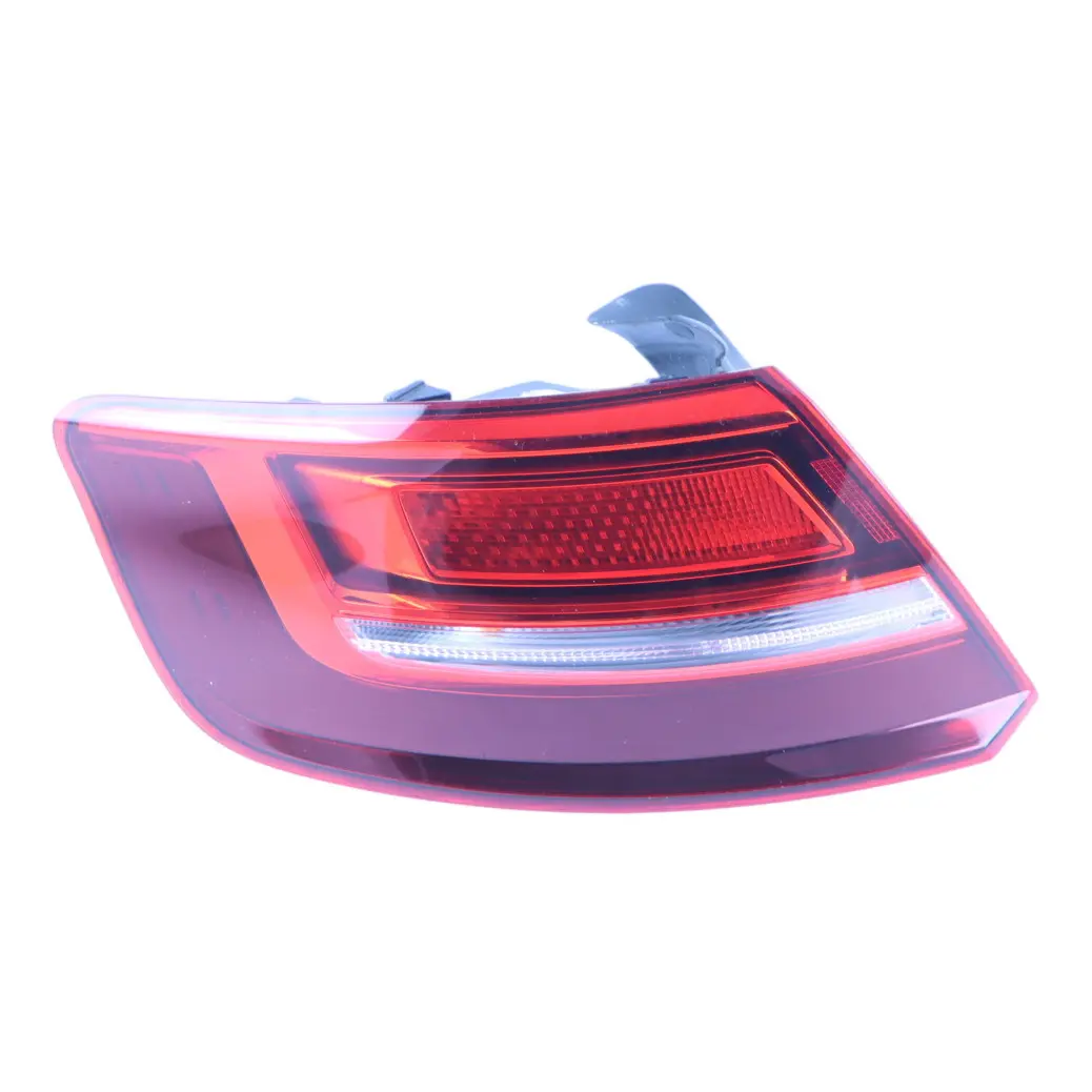 Sportback Fanale posteriore sinistro Pannello posteriore per Audi A3 8V con numero di parte 8V4945069 Audi A3 8V Sportback Fanale posteriore sinistro Pannello posteriore - SKU 8V4945069 - Numero di parte 8V4945069