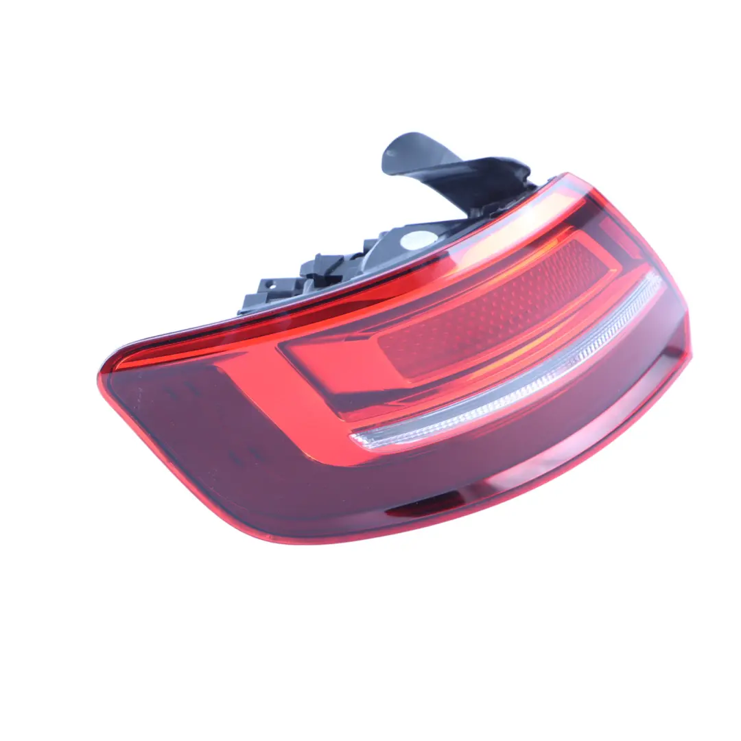 Sportback Lampa Tylna Lewa Błotnika do Audi A3 8V o numerze 8V4945069 Audi A3 8V Sportback Lampa Tylna Lewa Błotnika - SKU 8V4945069 - Numer Części 8V4945069