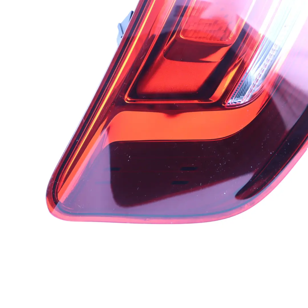 Sportback Luz Trasera Izquierda Panel Lateral Luz Trasera para Audi A3 8V con número de pieza 8V4945069 Audi A3 8V Sportback Luz Trasera Izquierda Panel Lateral Luz Trasera - SKU 8V4945069 - Número de pieza 8V4945069