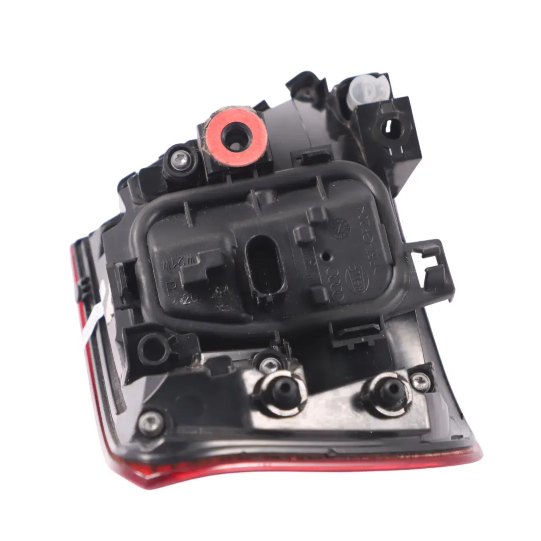 Audi A3 8V Luz Trasera Panel Lateral Exterior Guardabarros Derecho - SKU 8V4945070 - Número de pieza 8V4945070