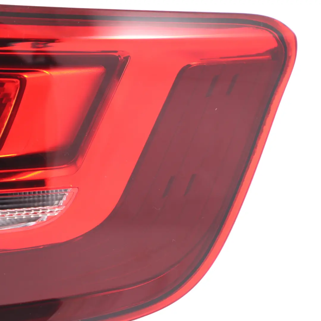 Posteriore Pannello Laterale Esterno Parafango Destro per Audi A3 8V con numero di parte 8V4945070 Audi A3 8V Posteriore Pannello Laterale Esterno Parafango Destro - SKU 8V4945070 - Numero di parte 8V4945070