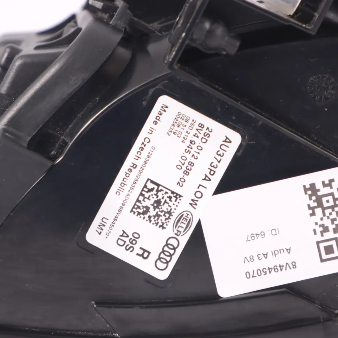 Lampa Światło Błotnika Tył Prawo do Audi A3 8V o numerze 8V4945070 Audi A3 8V Lampa Światło Błotnika Tył Prawo - SKU 8V4945070 - Numer Części 8V4945070