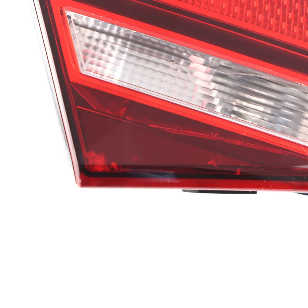 Sportback Fanale posteriore Coperchio bagagliaio sinistro per Audi A3 8V con numero di parte 8V4945075 Audi A3 8V Sportback Fanale posteriore Coperchio bagagliaio sinistro - SKU 8V4945075 - Numero di parte 8V4945075