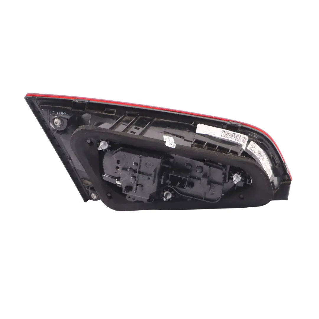 Audi A3 8V Sportback Tapa del maletero del piloto trasero derecho - SKU 8V4945076 - Número de pieza 8V4945076