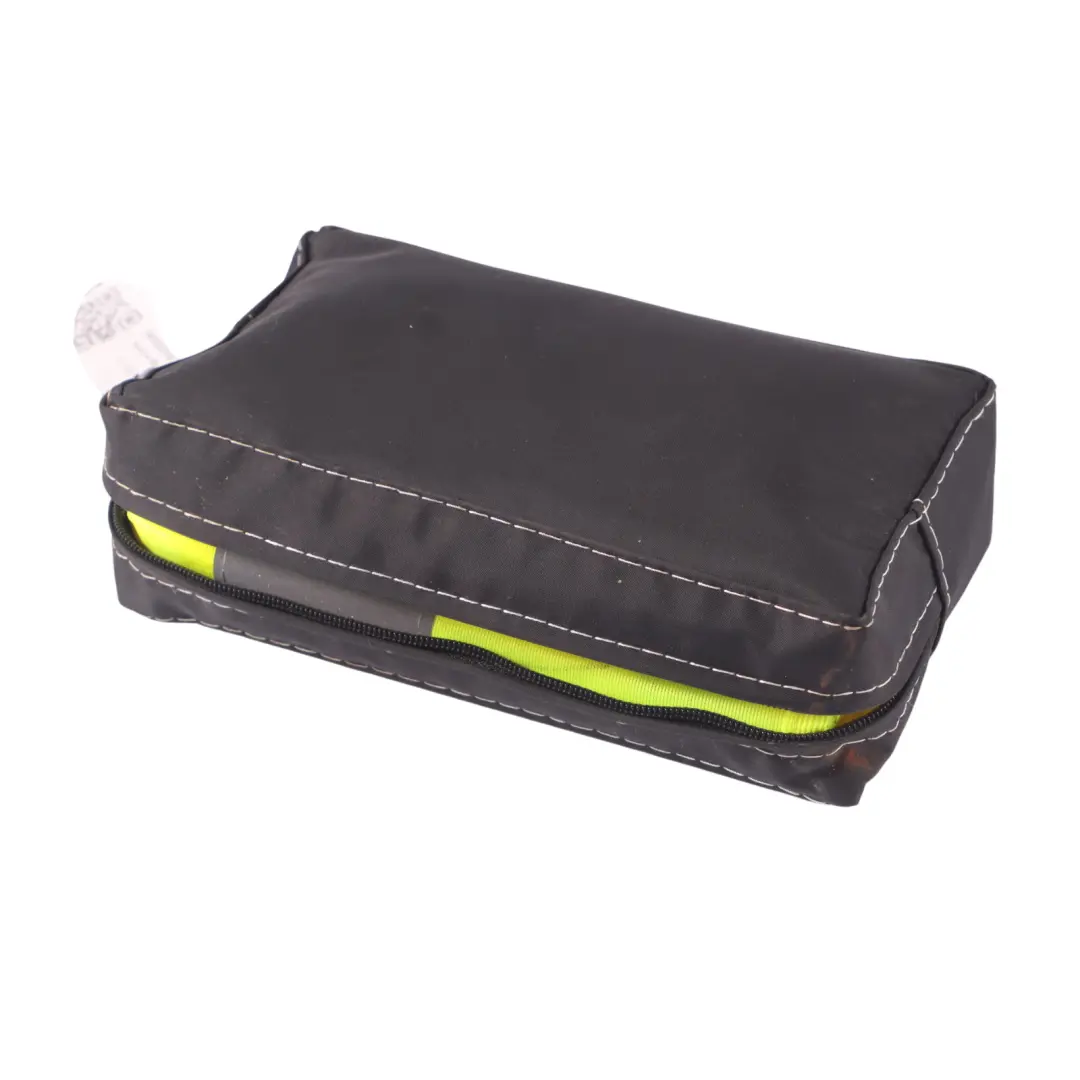Sac d'urgence Accessoires de sécurité du coffre Haut Visests pour Audi à propos du numéro de pièce 8W0093056 Audi Sac d'urgence Accessoires de sécurité du coffre Haut Visests - SKU 8W0093056 - Numéro de pièce 8W0093056