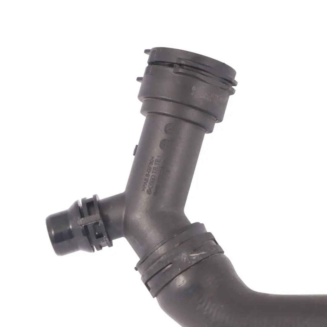 Audi A4 B9 Tuyau d'eau Conduite radiateur liquide refroidissement - SKU 8W0122101BH - Numéro de pièce 8W0122101BH