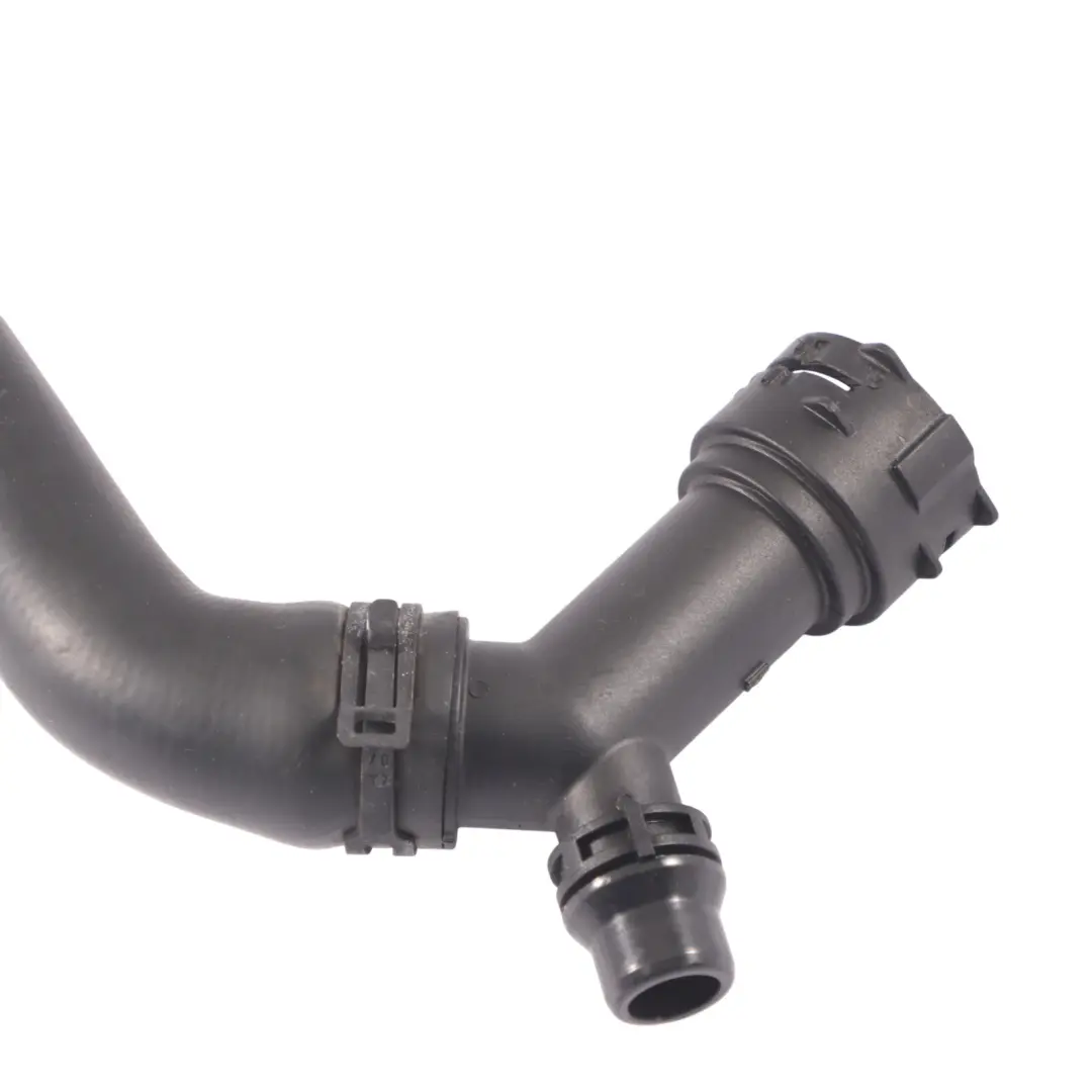 Audi A4 B9 Tuyau d'eau Conduite radiateur liquide refroidissement - SKU 8W0122101BH - Numéro de pièce 8W0122101BH