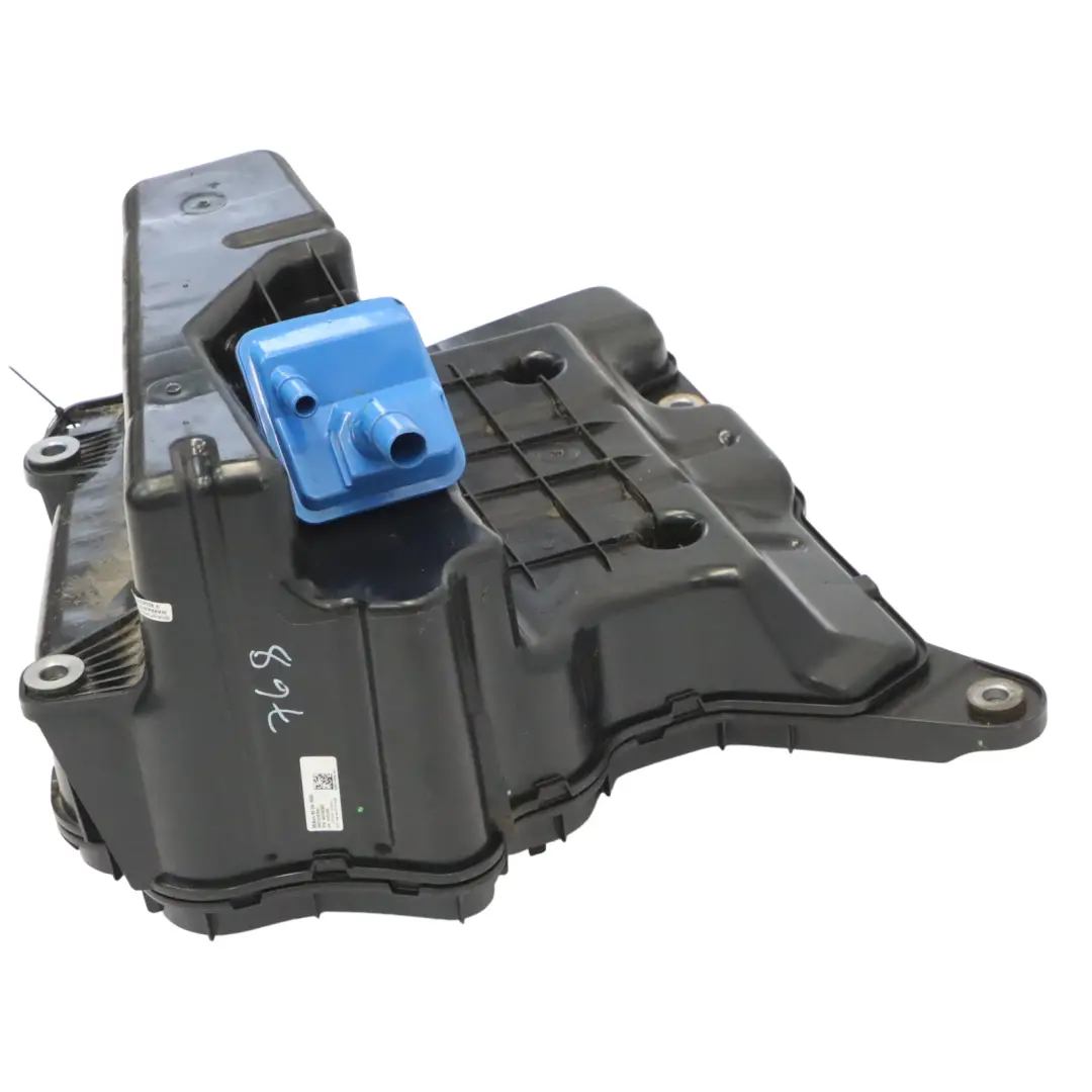 Serbatoio Additivo AdBlue Contenitore per Audi A4 B9 con numero di parte 8W0131879BB Audi A4 B9 Serbatoio Additivo AdBlue Contenitore - SKU 8W0131879BB - Numero di parte 8W0131879BB