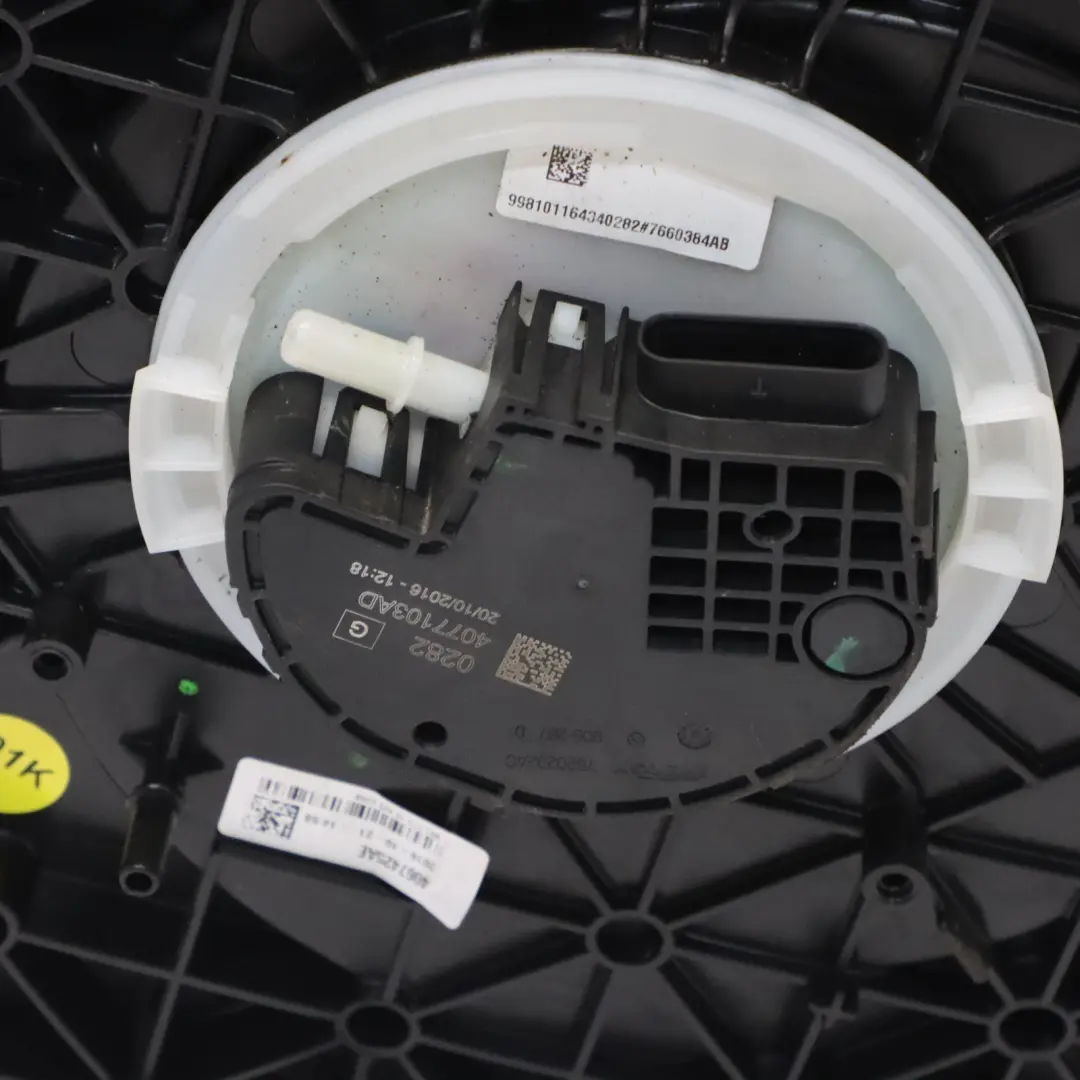 Réservoir d'additif AdBlue Conteneur pour Audi A4 B9 à propos du numéro de pièce 8W0131879BB Audi A4 B9 Réservoir d'additif AdBlue Conteneur - SKU 8W0131879BB - Numéro de pièce 8W0131879BB