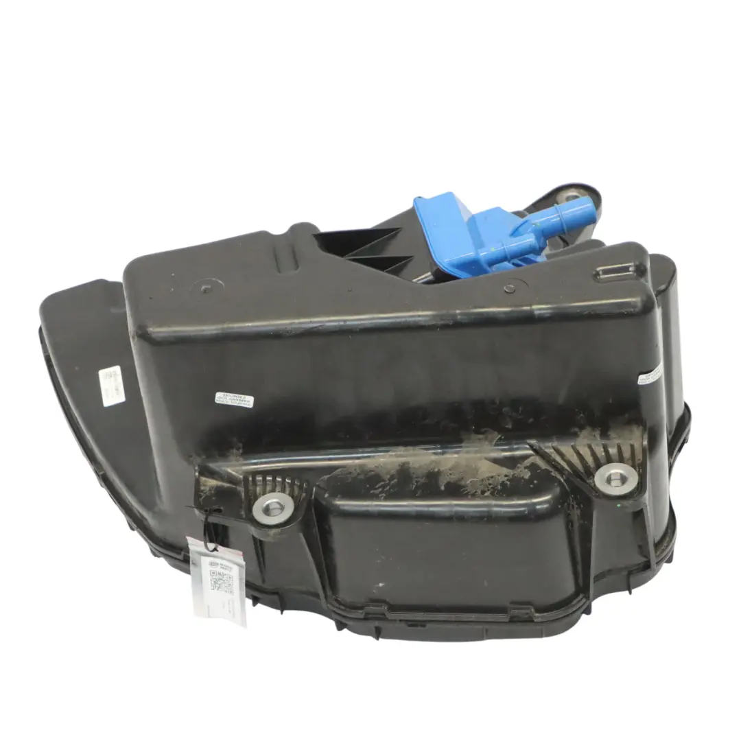 Serbatoio Additivo AdBlue Contenitore per Audi A4 B9 con numero di parte 8W0131879BB Audi A4 B9 Serbatoio Additivo AdBlue Contenitore - SKU 8W0131879BB - Numero di parte 8W0131879BB
