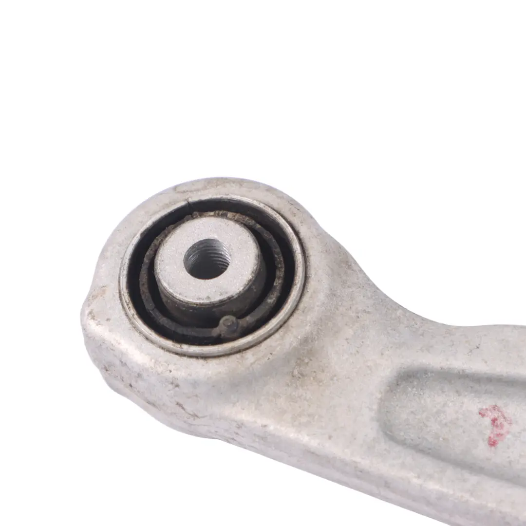 Braccio controllo superiore posteriore destra Wishbone per Audi A4 B9 con numero di parte 8W0505324F Audi A4 B9 Braccio controllo superiore posteriore destra Wishbone - SKU 8W0505324F - Numero di parte 8W0505324F