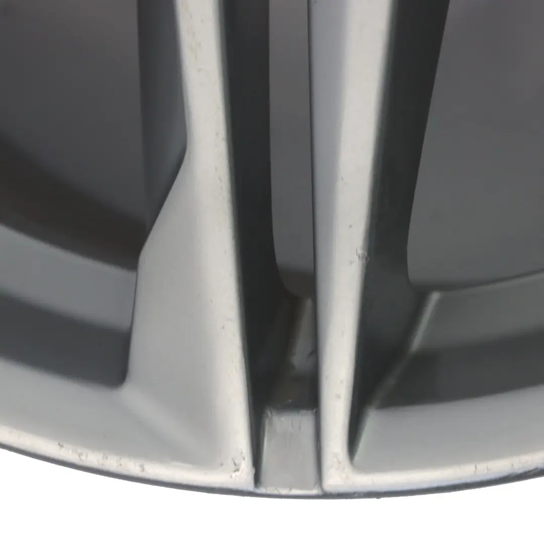 Audi A4 B9 Jante argentée alliage 18" 8J ET:40 Double étoile - SKU 8W0601025R-2 - Numéro de pièce 8W0601025R