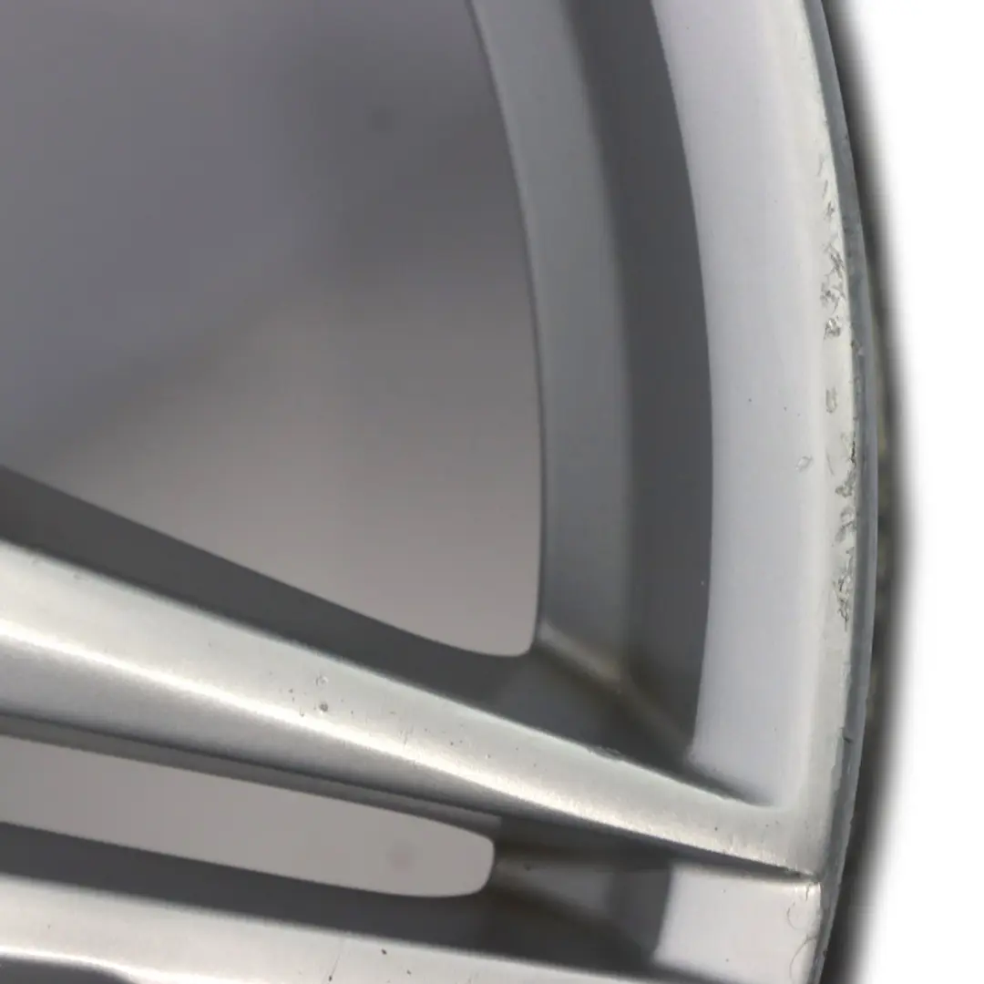 Audi A4 B9 Jante argentée alliage 18" 8J ET:40 Double étoile - SKU 8W0601025R-2 - Numéro de pièce 8W0601025R