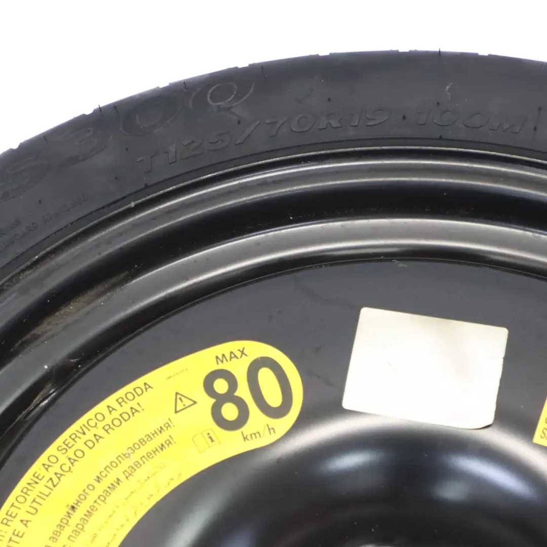 Ruota di scorta salvaspazio R19 4J Hankook 125/70 ET22 per Audi A4 B9 con numero di parte 8W0601027 Audi A4 B9 Ruota di scorta salvaspazio R19 4J Hankook 125/70 ET22 - SKU 8W0601027 - Numero di parte 8W0601027