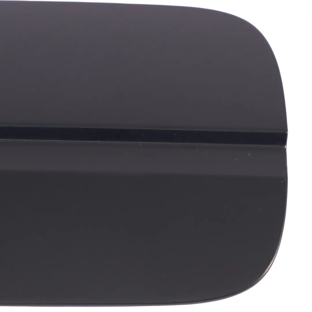 Klapka Wlewu Paliwa Niebieska Moonlight Blue Metallic - X5R do Audi A4 B9 o numerze 8W0809907-MOB Audi A4 B9 Klapka Wlewu Paliwa Niebieska Moonlight Blue Metallic - X5R - SKU 8W0809907-MOB - Numer Części 8W0809907-MOB