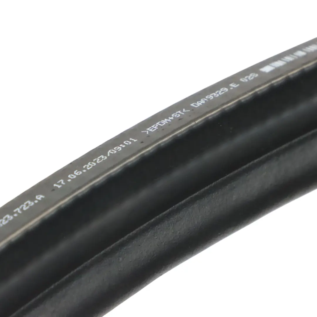 Bande de capot avant Joint d'étanchéité moteur pour Audi A4 B9 à propos du numéro de pièce 8W0823723 Audi A4 B9 Bande de capot avant Joint d'étanchéité moteur - SKU 8W0823723 - Numéro de pièce 8W0823723