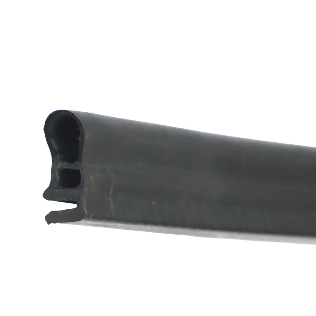 Audi A4 B9 Striscia anteriore del cofano motore guarnizione di tenuta - SKU 8W0823723 - Numero di parte 8W0823723