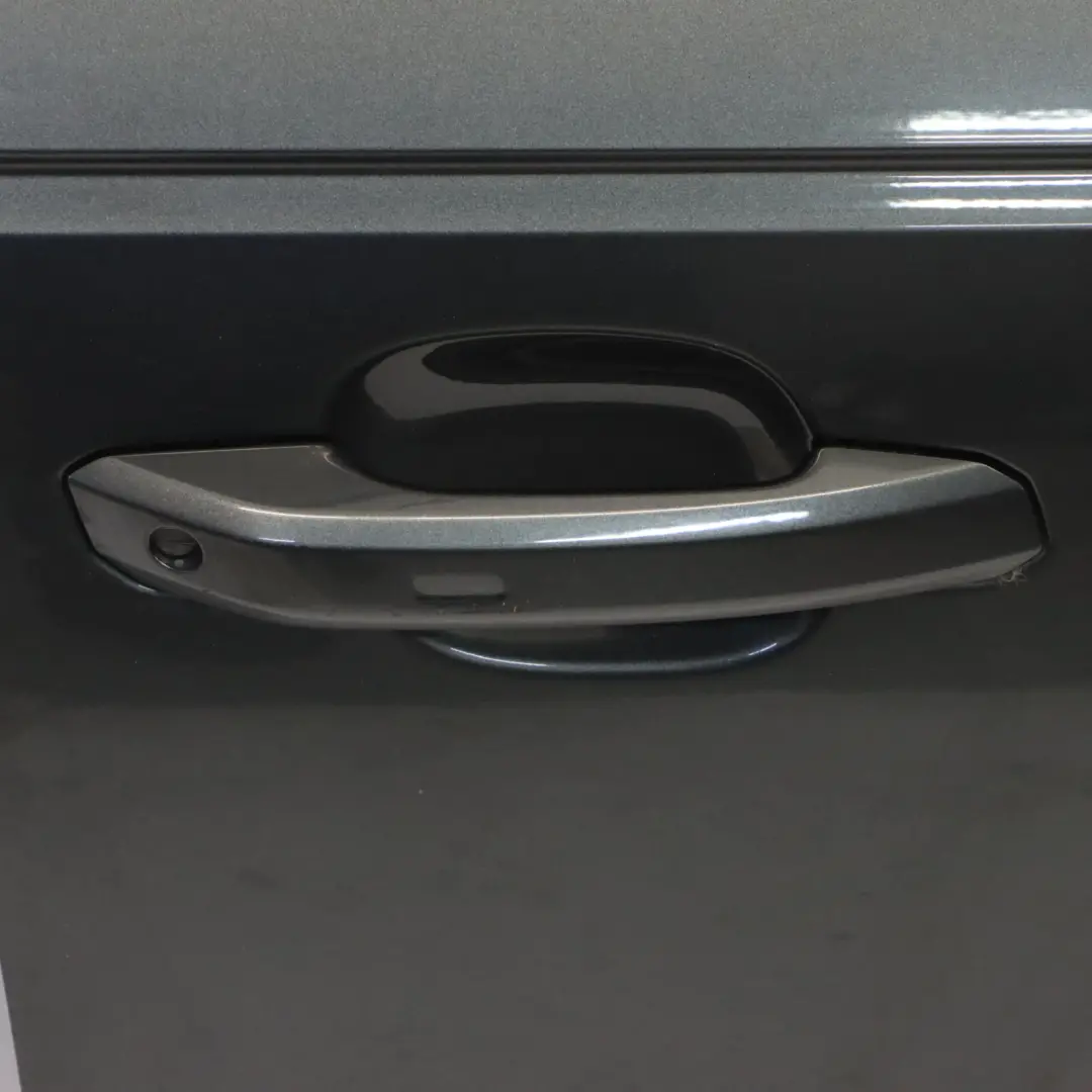 Puerta Delantera Derecha Panel Revestimiento Daytona Grey Pearl - Z7S para Audi A4 B9 con número de pieza 8W0831052 Audi A4 B9 Puerta Delantera Derecha Panel Revestimiento Daytona Grey Pearl - Z7S - SKU 8W0831052-DGR - Número de pieza 8W0831052