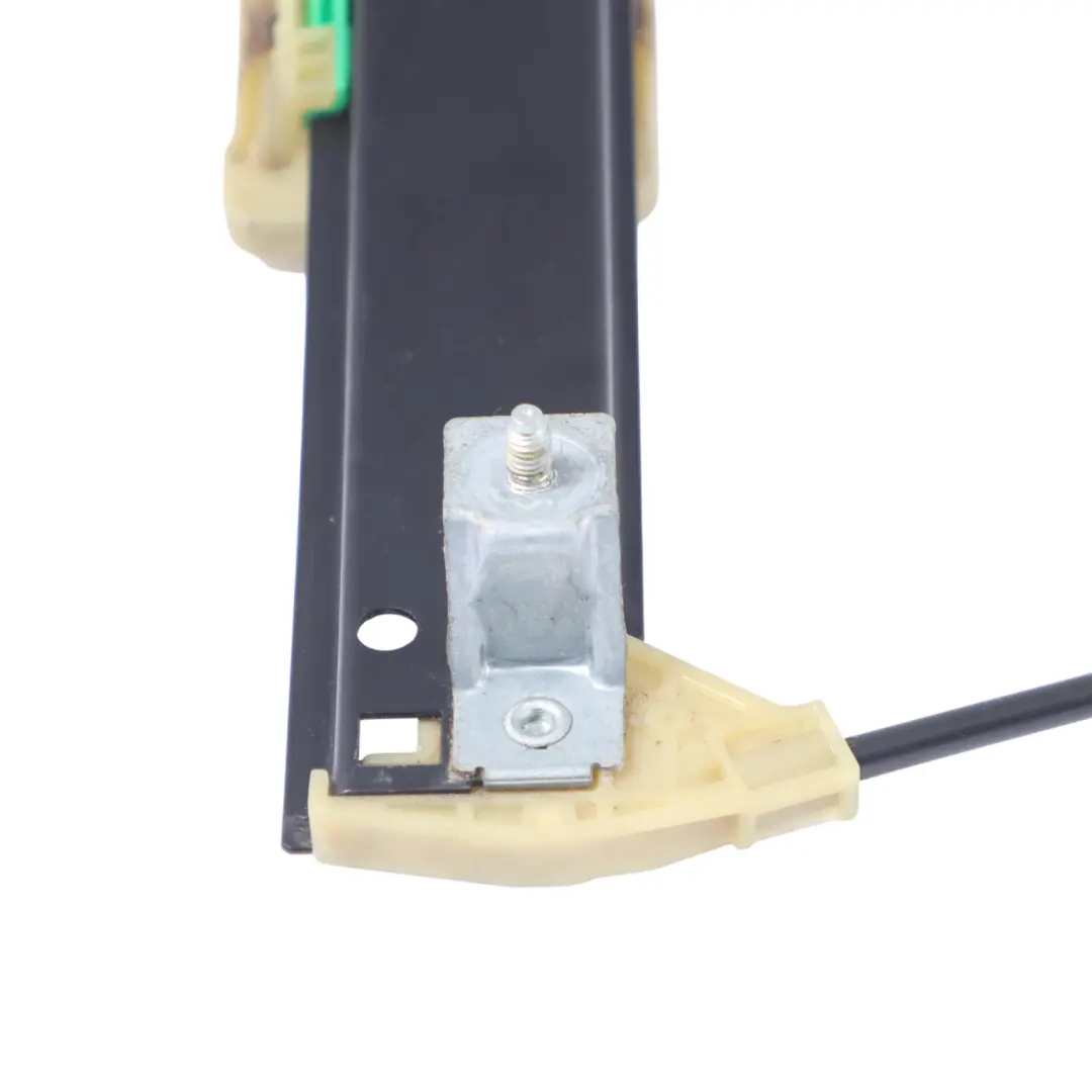 Meccanismo regolatore finestrino anteriore sinistro per Audi A4 B9 con numero di parte 8W0837461 Audi A4 B9 Meccanismo regolatore finestrino anteriore sinistro - SKU 8W0837461 - Numero di parte 8W0837461